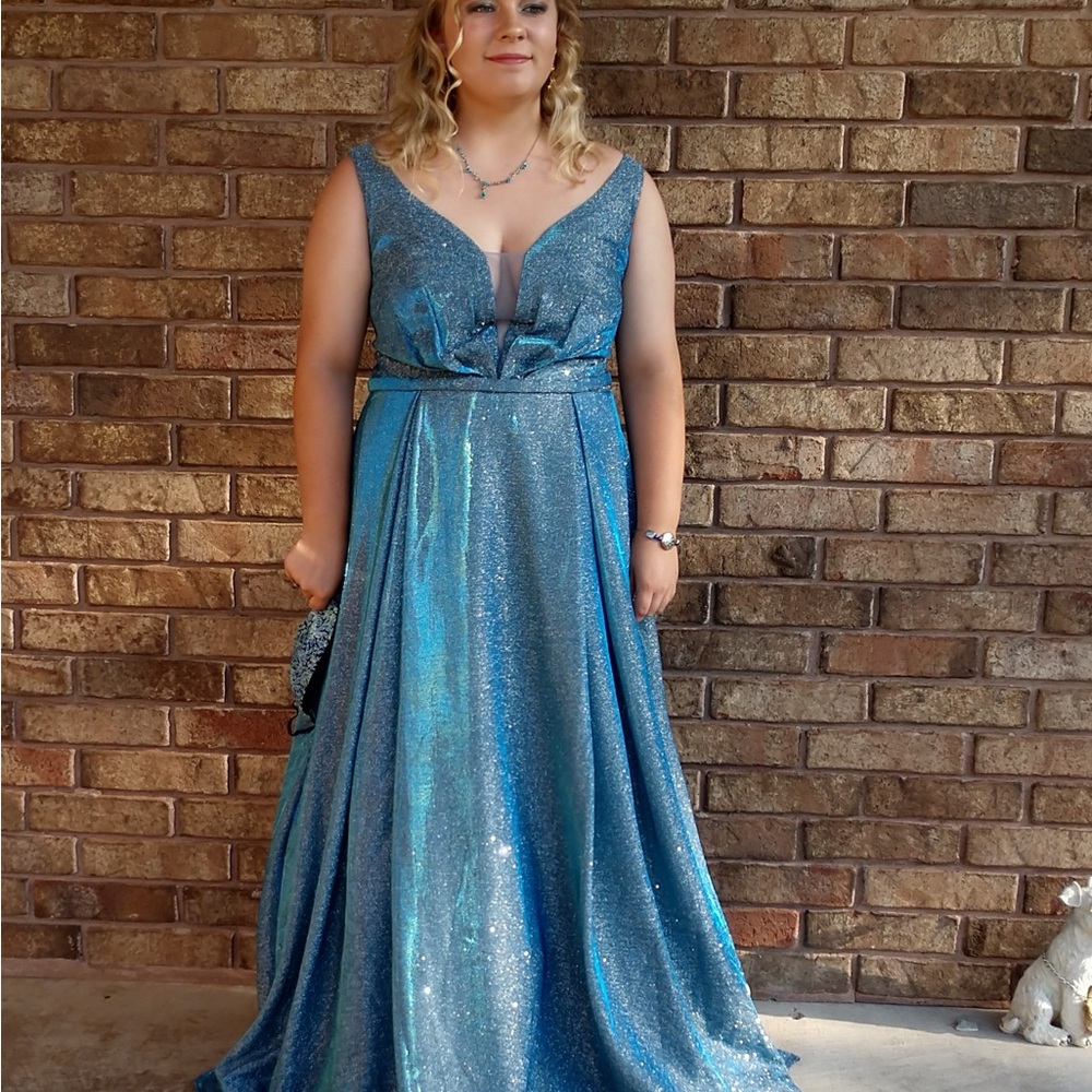 David's Bridal Shimmery Teal-Blue V-Neck Prom Gown - Picture 4 of 4